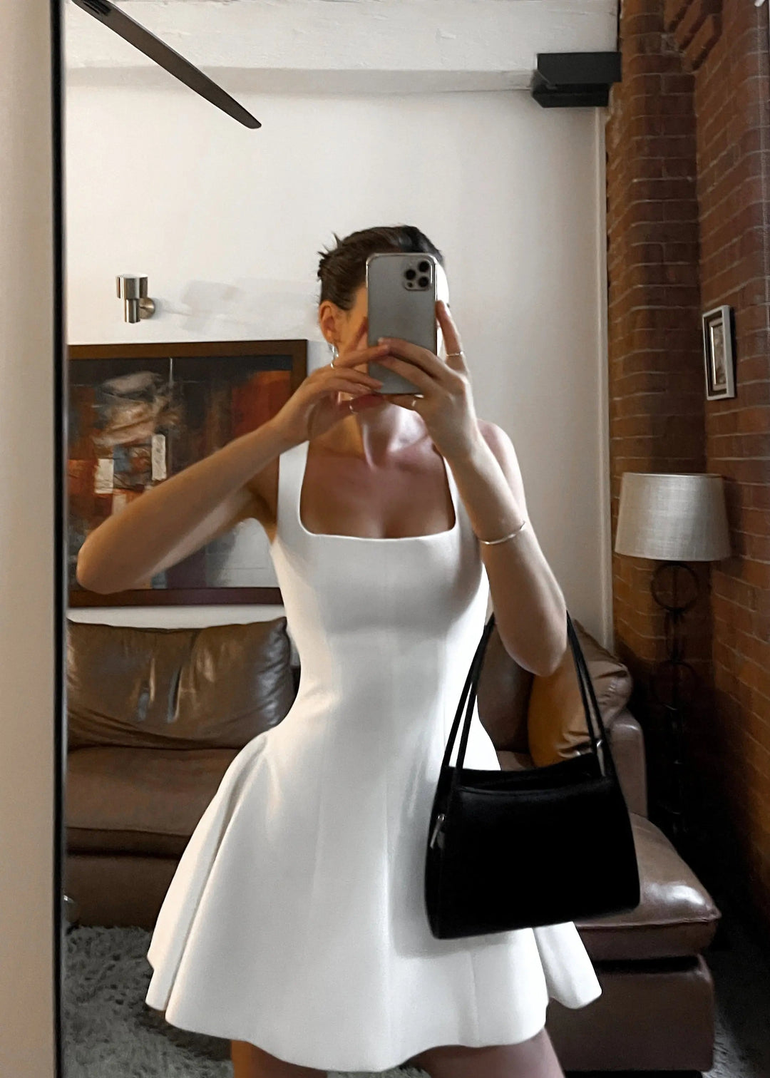 Elegancka sukienka damska mini bez rękawów na wydarzenia okolicznościowe