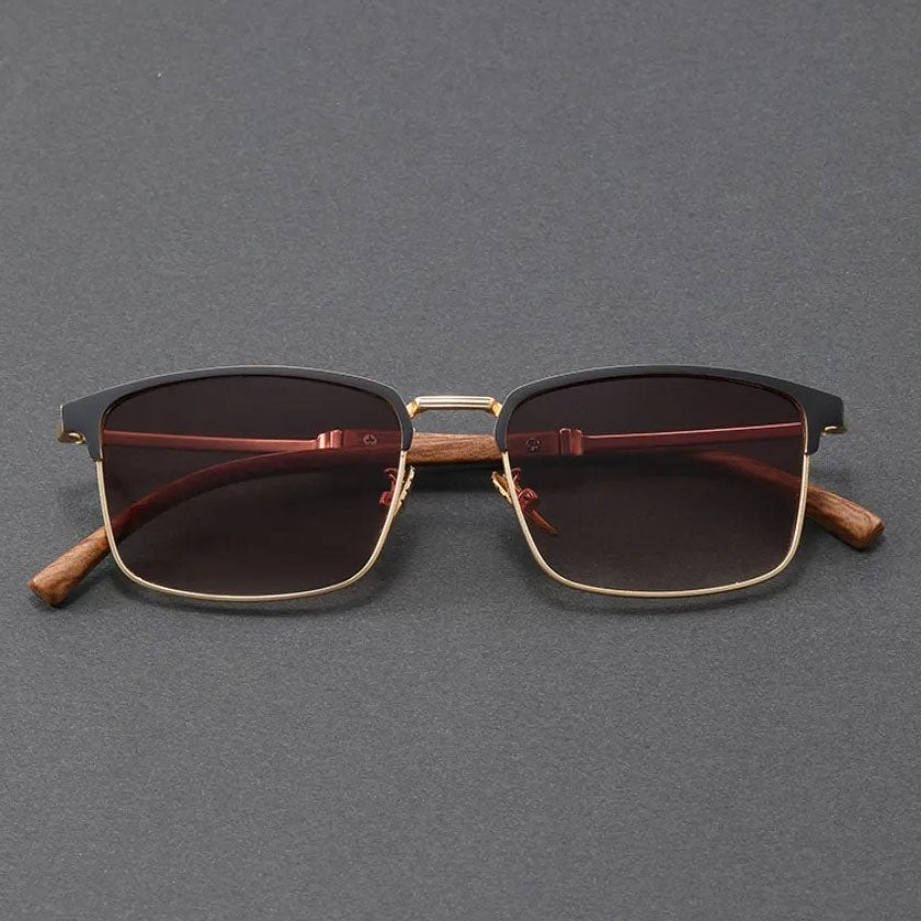 Eleganckie okulary przeciwsłoneczne damskie browline z metalową konstrukcją i akcentami drewna