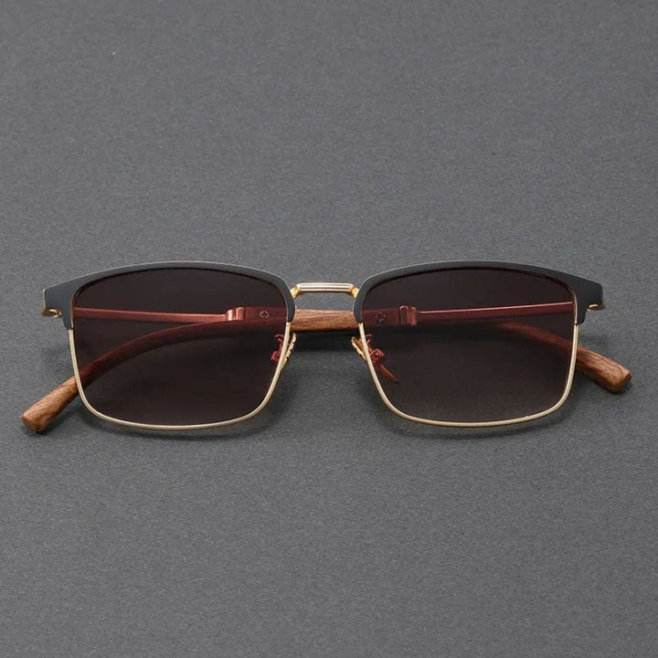 Eleganckie okulary przeciwsłoneczne damskie browline z metalową konstrukcją i akcentami drewna