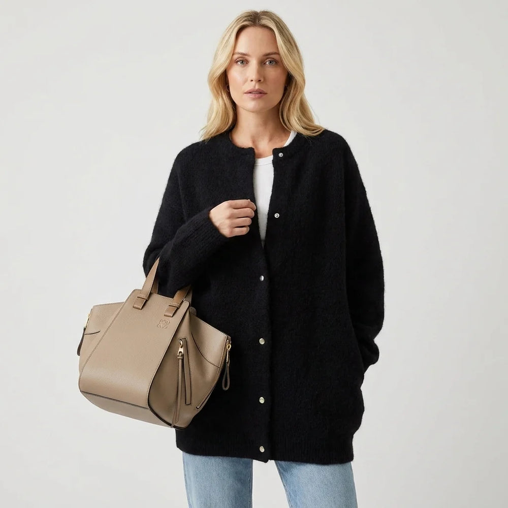 Sweter rozpinany damski w minimalistycznym designie, miękka dzianina zapewniająca komfort noszenia
