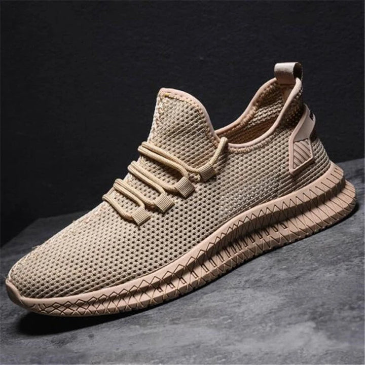 Sneakersy męskie sportowe w kolorze beżowym z oddychającą cholewką z siatki i teksturowaną podeszwą
