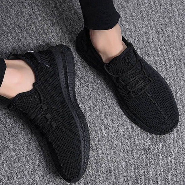 Buty sportowe męskie w kolorze beżowym z oddychającą cholewką i amortyzacją