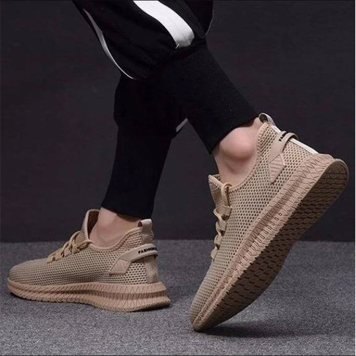 Sneakersy męskie do biegania z lekkią konstrukcją i elastycznym sznurowaniem widok z boku