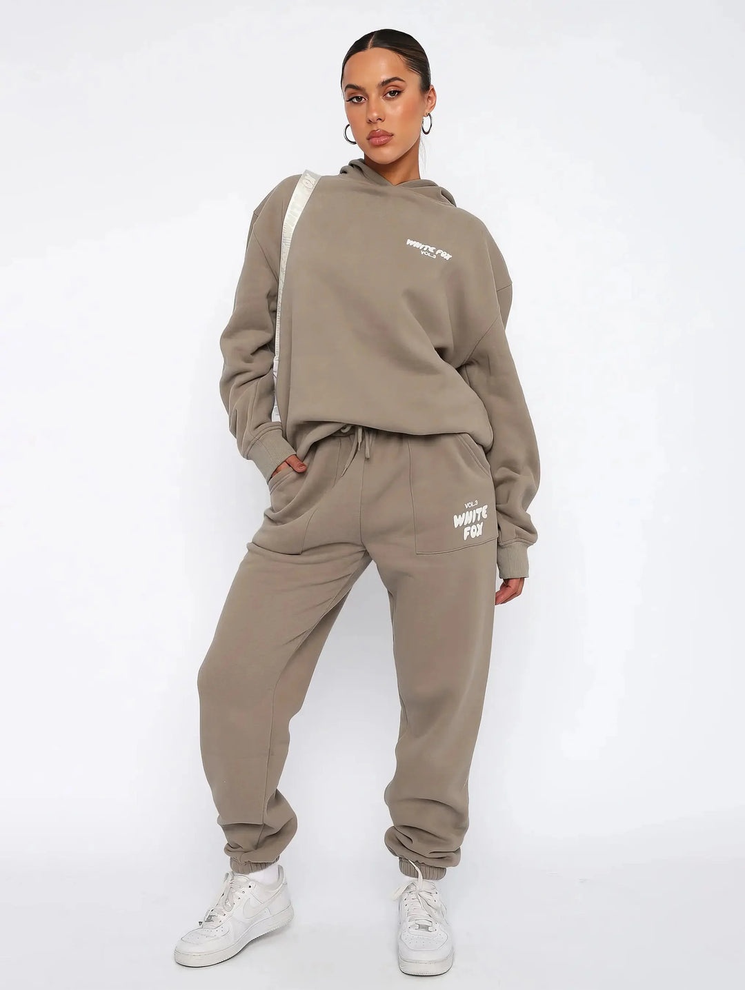 Komfortowy damski dres oversize z miękkiej oddychającej dzianiny