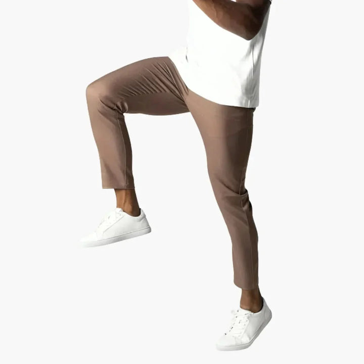 Eleganckie czarne spodnie męskie slim fit z funkcjonalnymi kieszeniami i nowoczesnym krojem