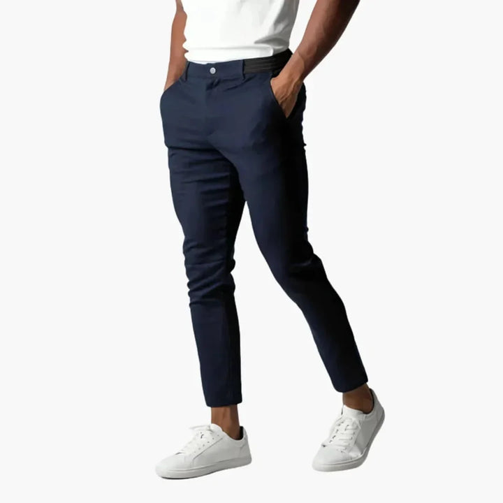 Męskie spodnie slim fit w czerni z zapięciem na guzik i kieszeniami bocznymi do casualowych stylizacji