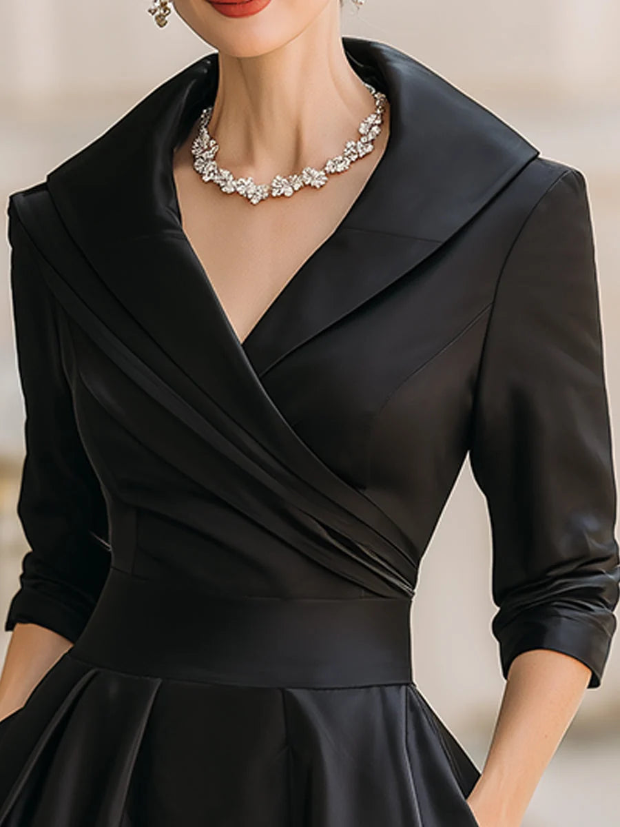 Sukienka midi rozkloszowana z kopertowym dekoltem i eleganckim kołnierzem w stylu retro