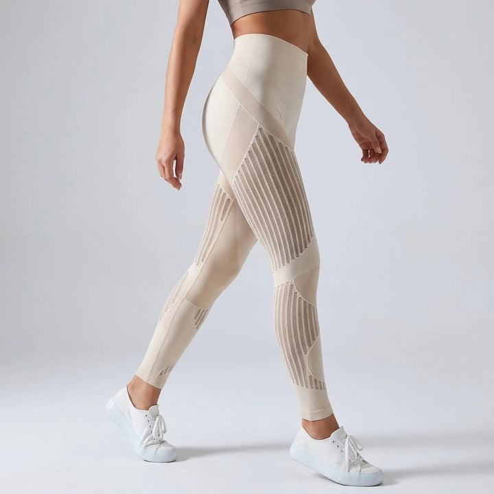 Legginsy kompresyjne z efektem antycellulitowym w pełnym ujęciu z widocznym wysokim stanem