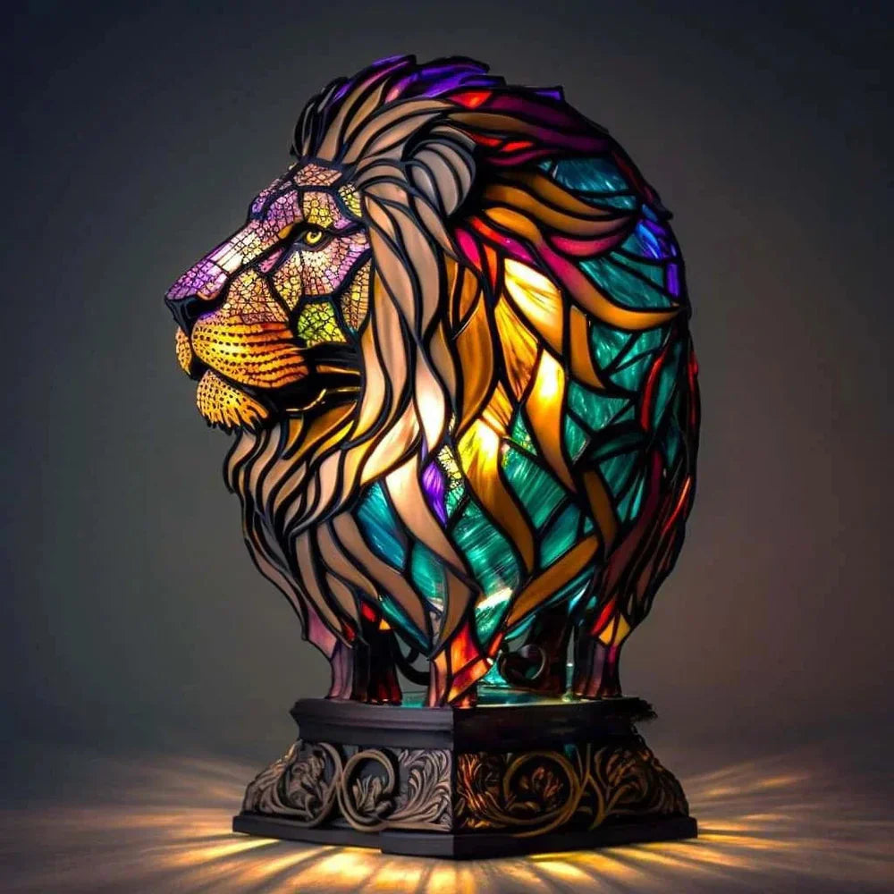 Lampa stołowa z malowanym szkłem przedstawiająca zwierzę w artystycznym stylu witrażowym