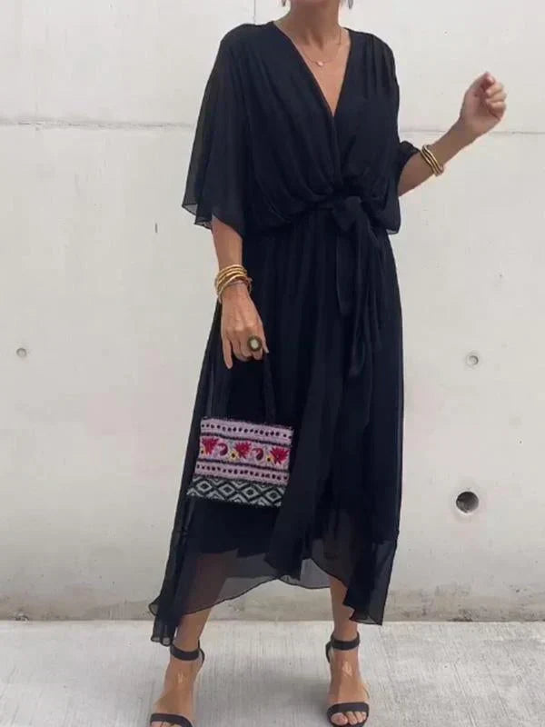 Sukienka midi kopertowa z luźnymi rękawami kimono i zwiewną tkaniną, widok z przodu