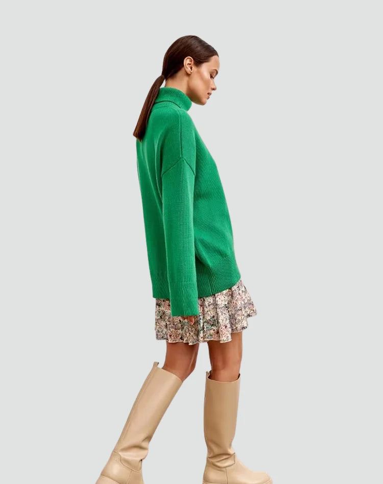 Sweter damski golf w kolorze białym z miękkiej dzianiny