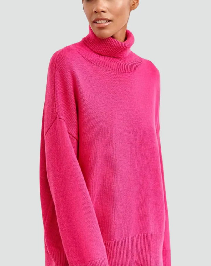Sweter damski golf oversize w kolorze białym z długimi rękawami