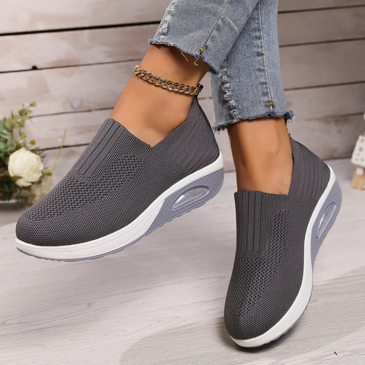 Wygodne buty ortopedyczne damskie do codziennego użytku z elastyczną konstrukcją slip-on