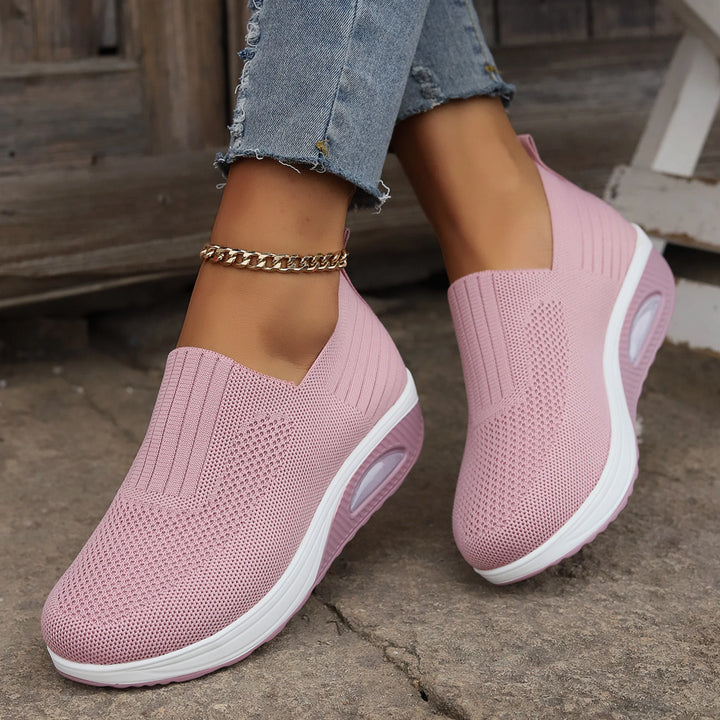 Buty damskie z arch support i dzianinową cholewką, idealne do długich spacerów