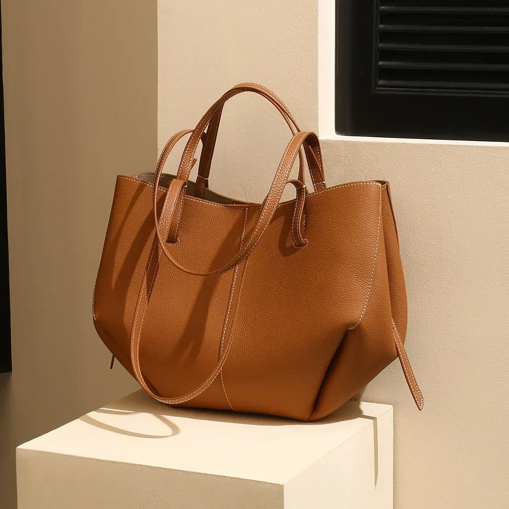 Pojemna torebka shopper damska z długimi paskami na ramię i krótkimi uchwytami