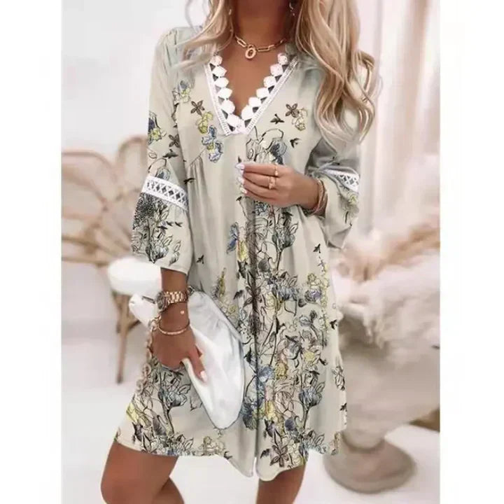 Sukienka boho mini z rozszerzanymi rękawami i wzorem w odcieniach różu i żółci